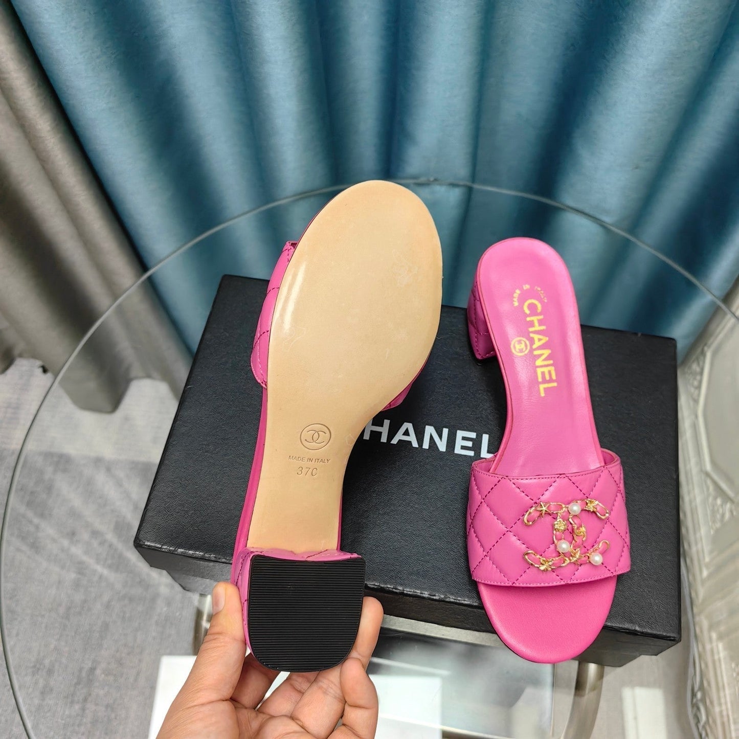 MULE SLIDE SANDAL IN BRIGHT PINK LAMBSKIN - 35