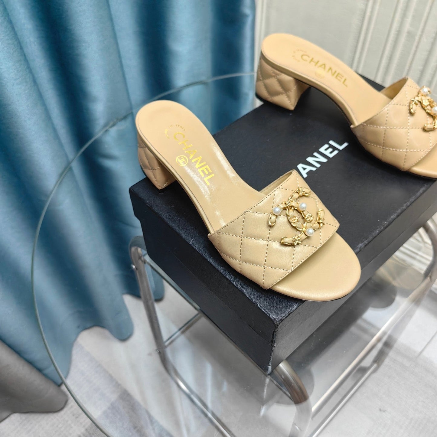 MULE SLIDE SANDAL IN BEIGE CREAM LAMBSKIN - 35