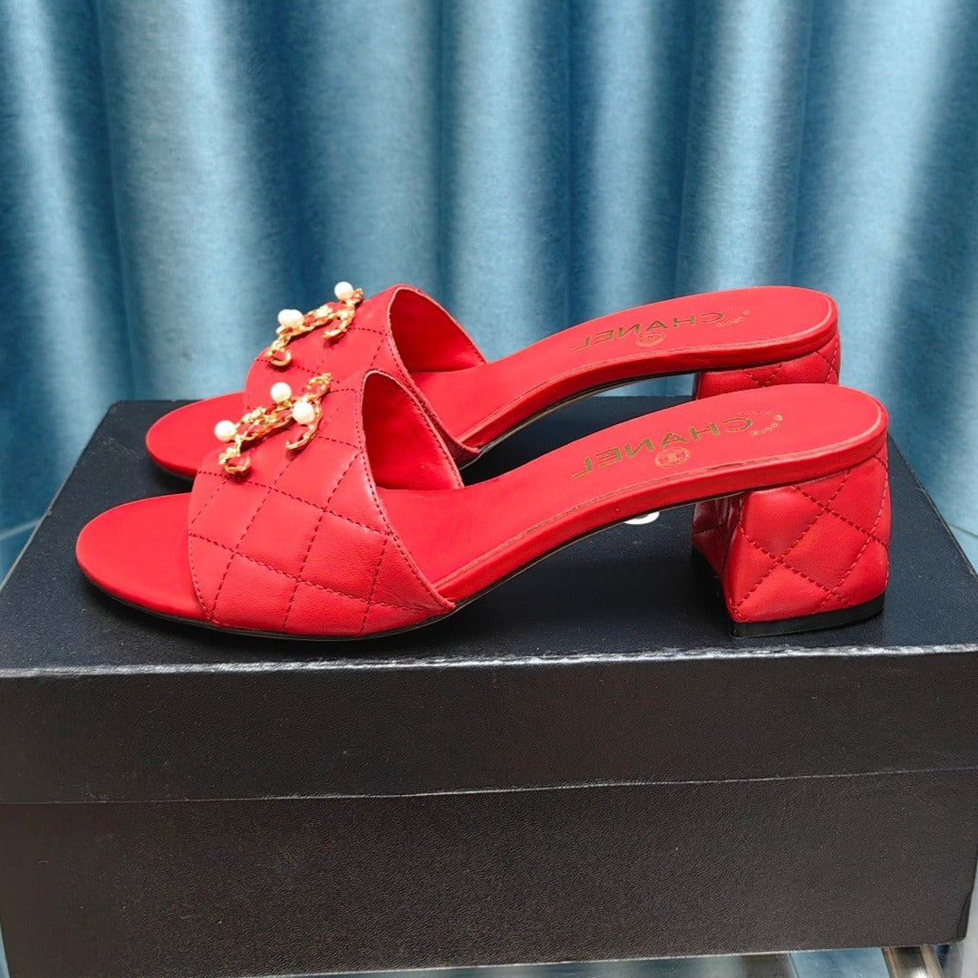 MULE SLIDE SANDAL IN CHERRY RED LAMBSKIN - 35