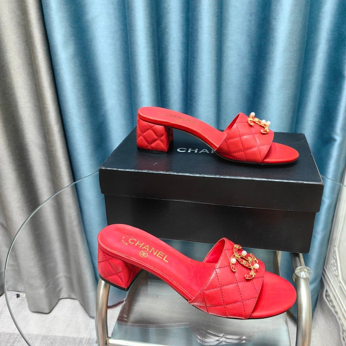 MULE SLIDE SANDAL IN CHERRY RED LAMBSKIN - 35