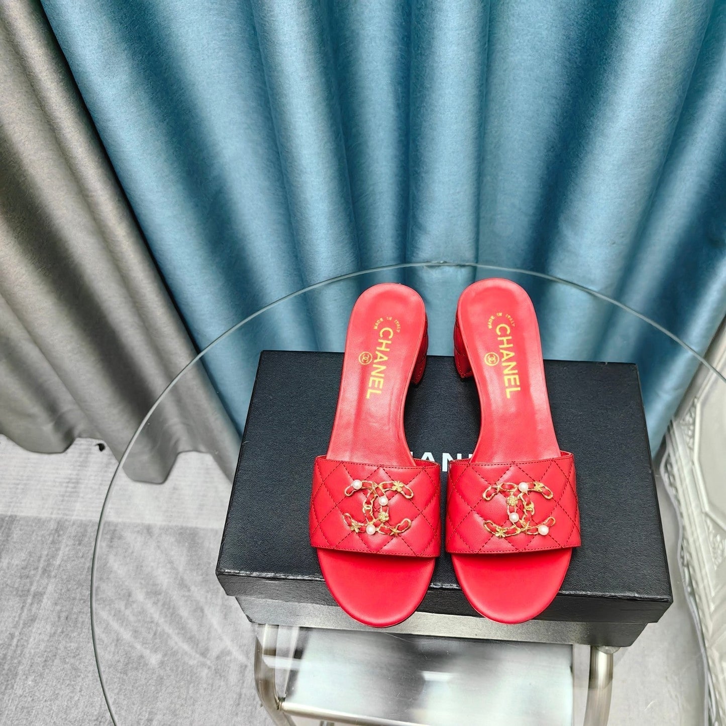 MULE SLIDE SANDAL IN CHERRY RED LAMBSKIN - 35