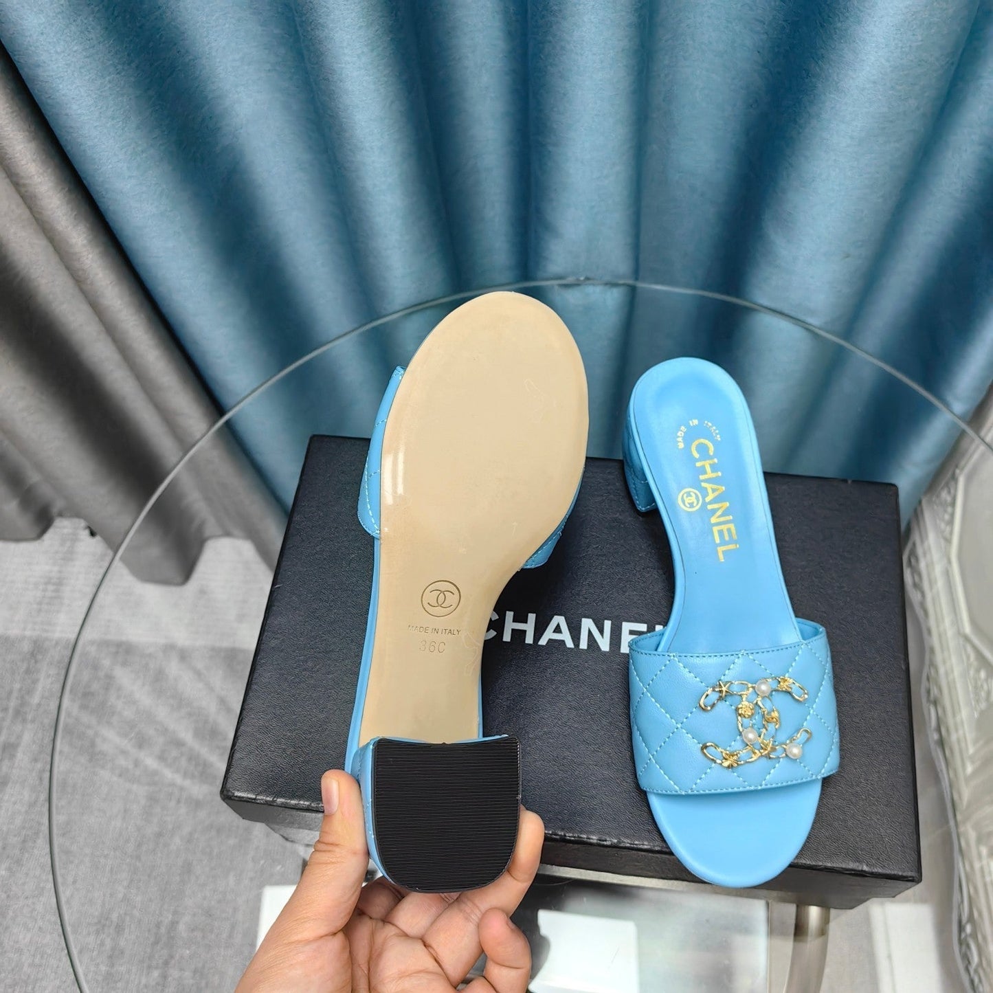 MULE SLIDE SANDAL IN SKY BLUE LAMBSKIN - 35