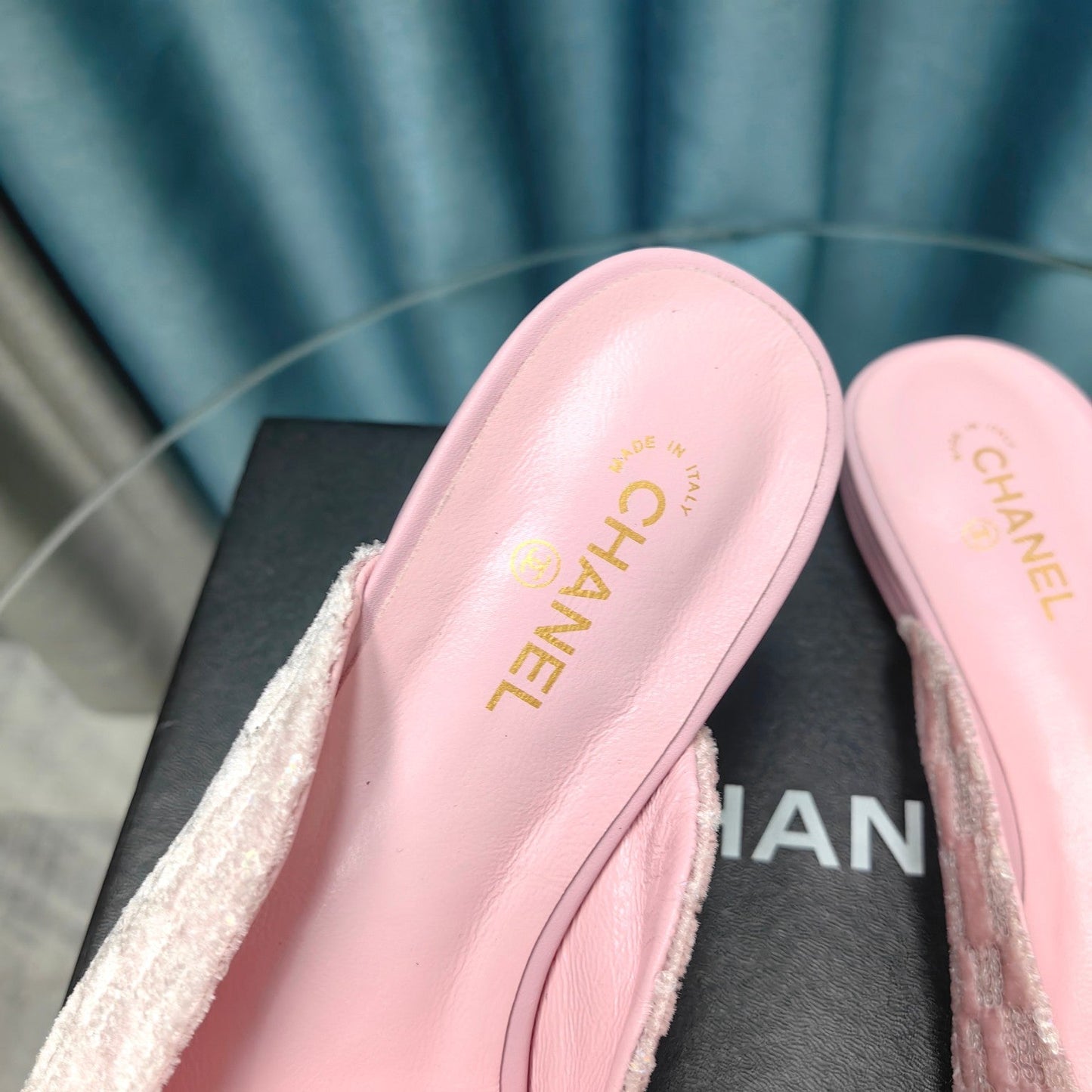 MULE IN LIGHT PINK SATIN AND BLACK LAMBSKIN - 35
