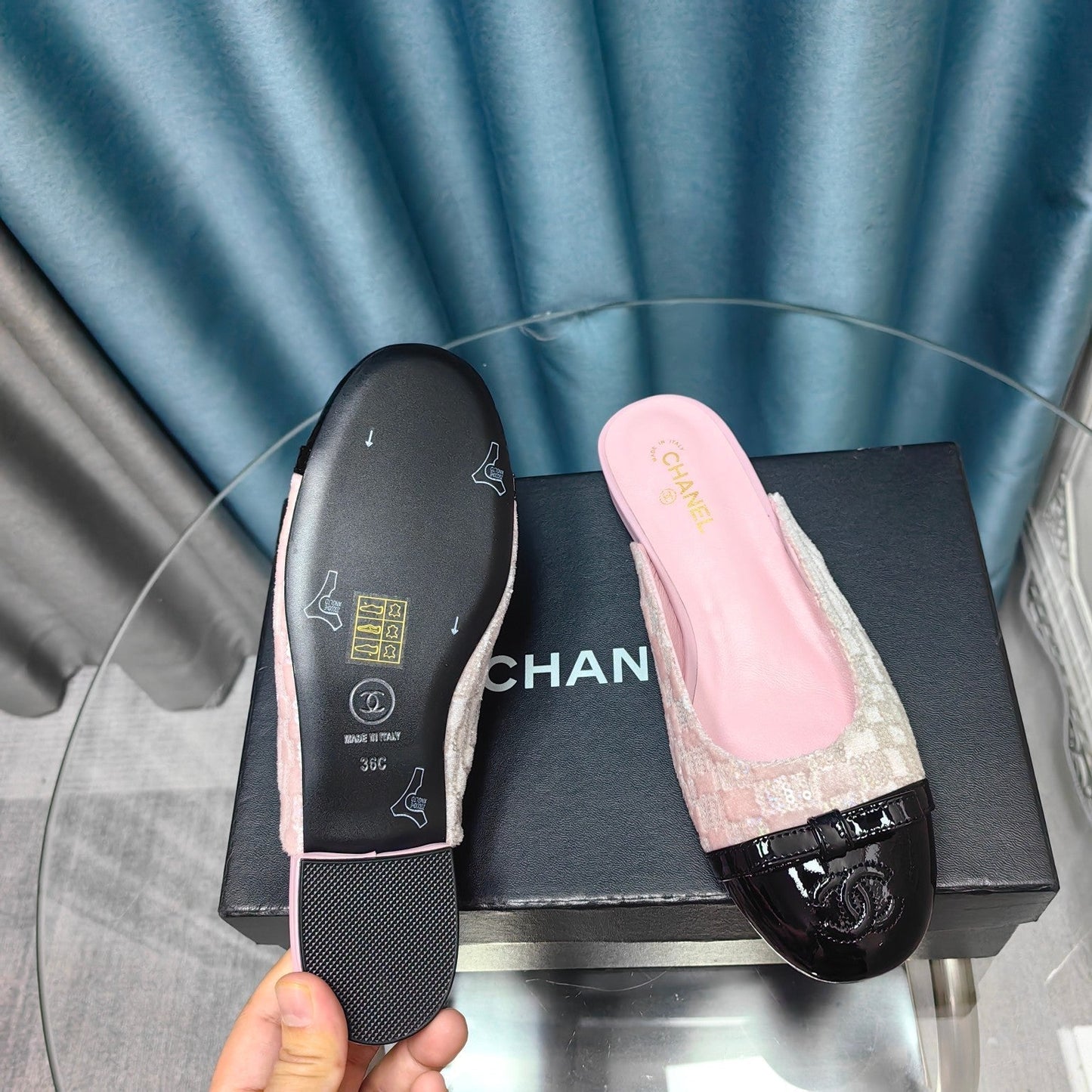 MULE IN LIGHT PINK SATIN AND BLACK LAMBSKIN - 35