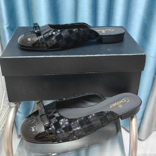 MULE IN BLACK SATIN AND LAMBSKIN - 35