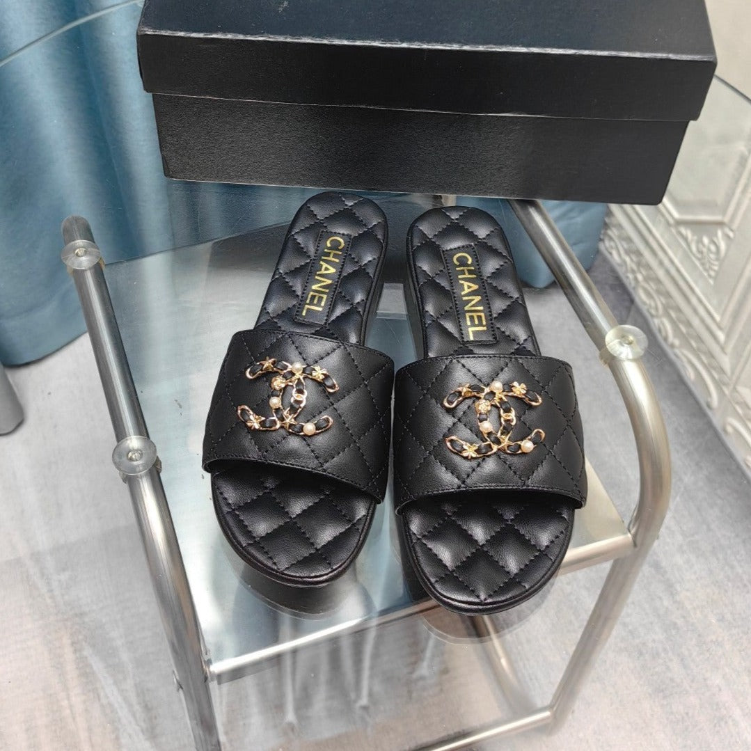 QUILTED SLIPPERS BLACK SHEEPSKIN - 35