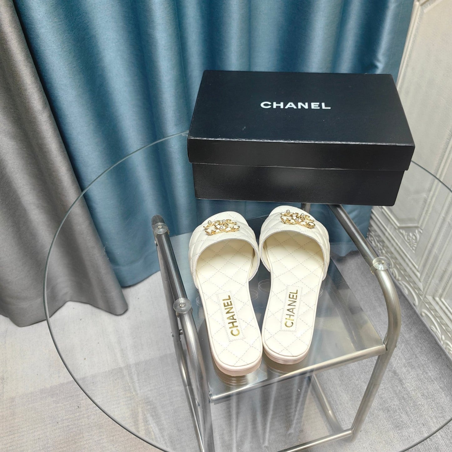 QUILTED SLIPPERS WHITE SHEEPSKIN - 35