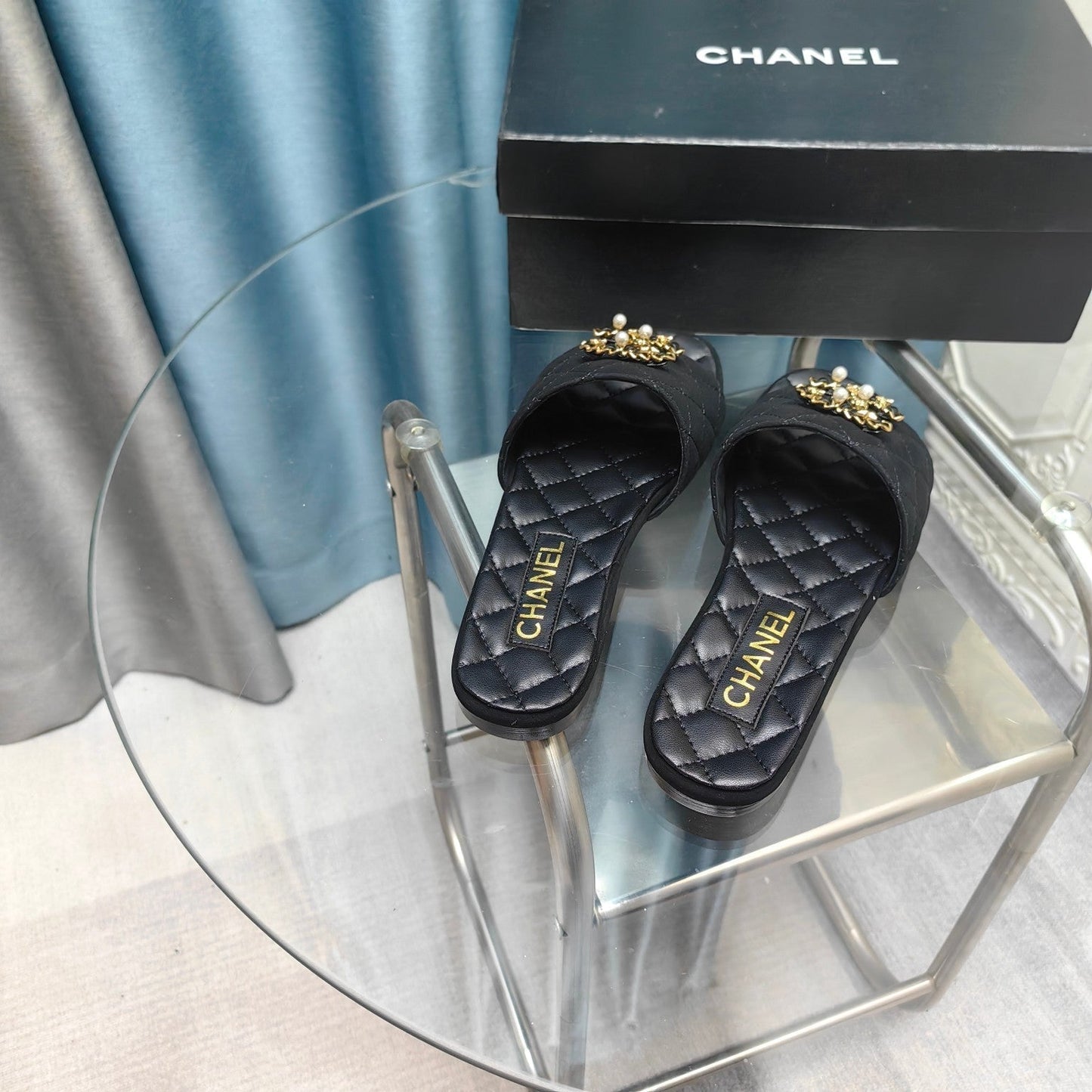 QUILTED SLIPPERS BLACK SUEDE AND SHEEPSKIN - 35