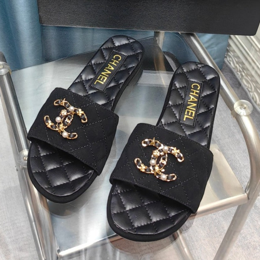 QUILTED SLIPPERS BLACK SUEDE AND SHEEPSKIN - 35