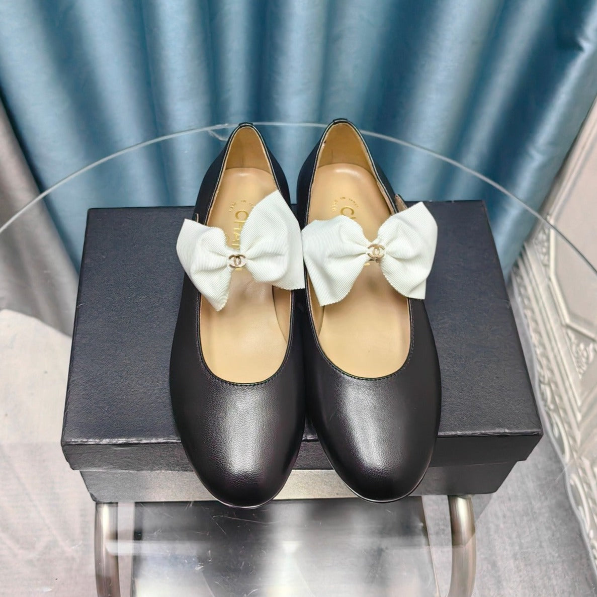 MARY JANE SHOES BLACK SHEEPSKIN WITH WHITE BOW - 35