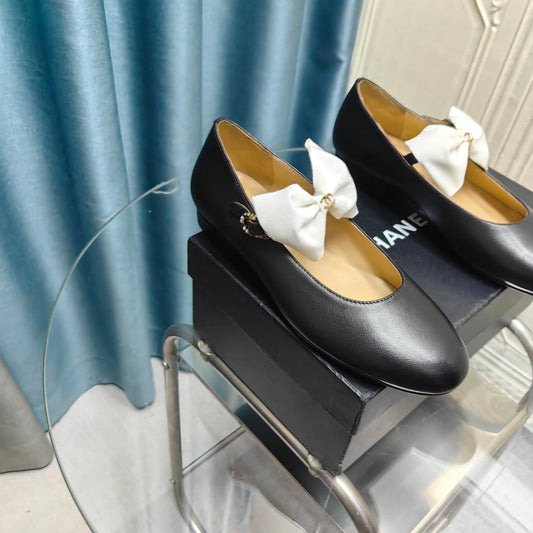 MARY JANE SHOES BLACK SHEEPSKIN WITH WHITE BOW - 35