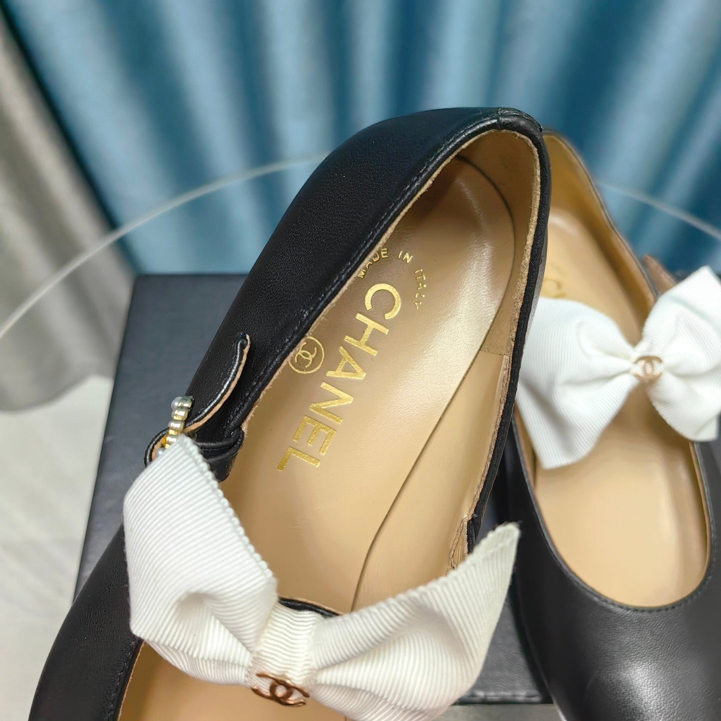 MARY JANE SHOES BLACK SHEEPSKIN WITH WHITE BOW - 35