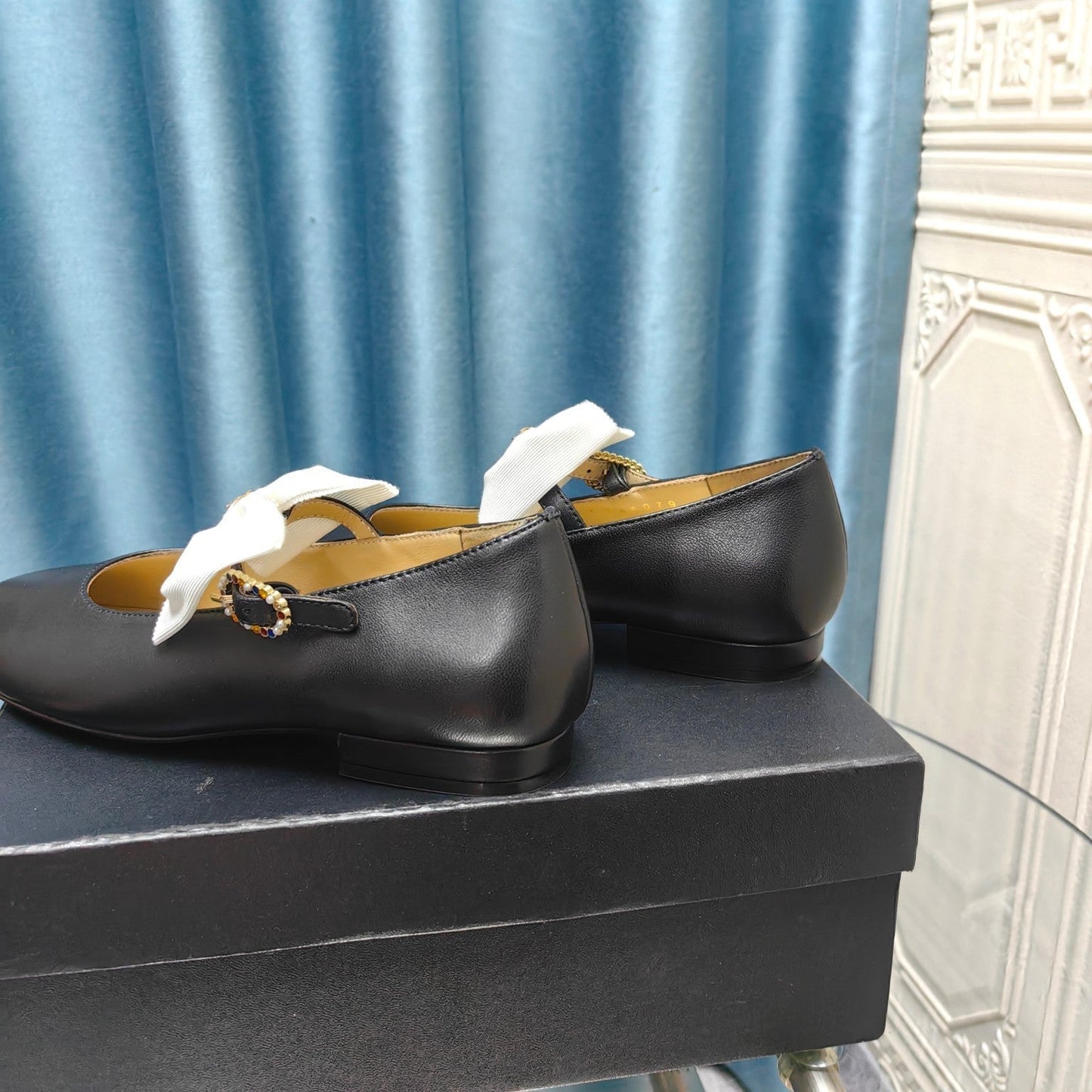MARY JANE SHOES BLACK SHEEPSKIN WITH WHITE BOW - 35