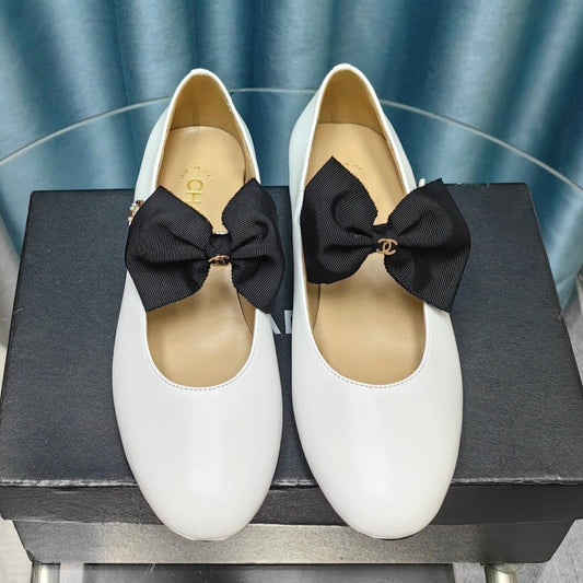 MARY JANE SHOES WHITE SHEEPSKIN WITH BLACK BOW - 35