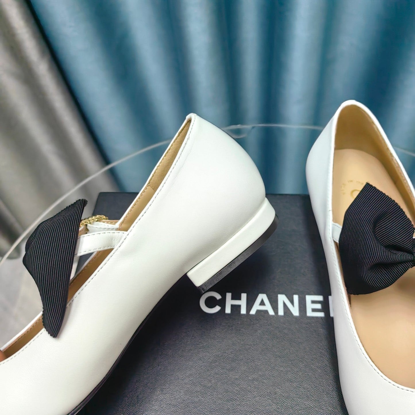 MARY JANE SHOES WHITE SHEEPSKIN WITH BLACK BOW - 35