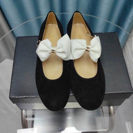 MARY JANE SHOES BLACK SUEDE WITH WHITE BOW - 35