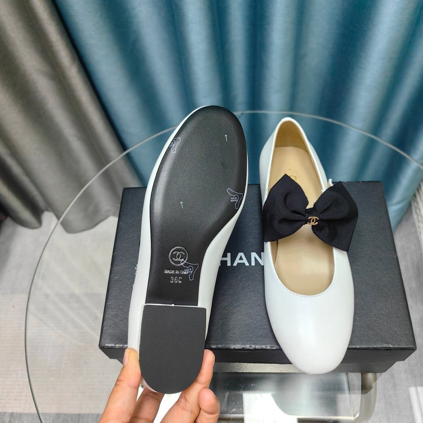 MARY JANE SHOES WHITE SHEEPSKIN WITH BLACK BOW - 35