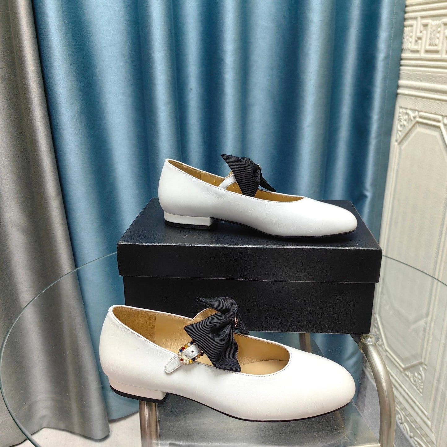 MARY JANE SHOES WHITE SHEEPSKIN WITH BLACK BOW - 35