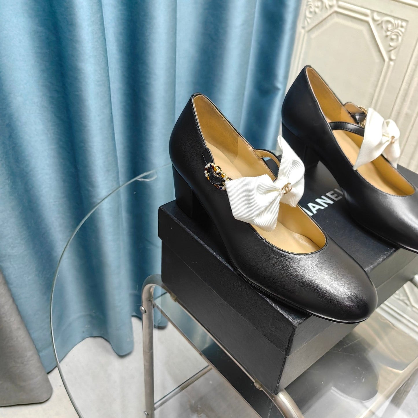 HIGH MARY JANE SHOES BLACK SHEEPSKIN WITH WHITE BOW - 35