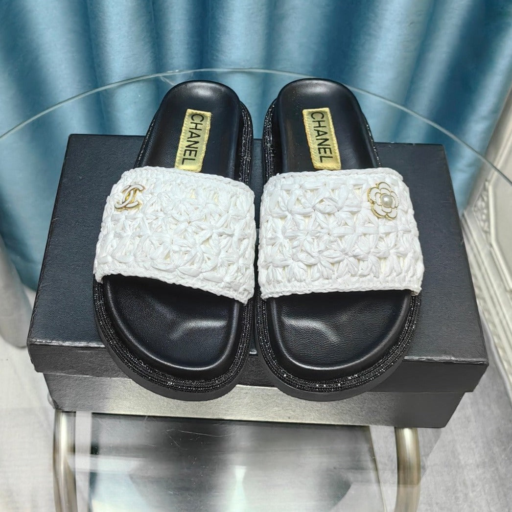 KNIT SLIPPERS IN LIGHT PINK WOVEN SATIN AND BLACK SHEEPSKIN - 35