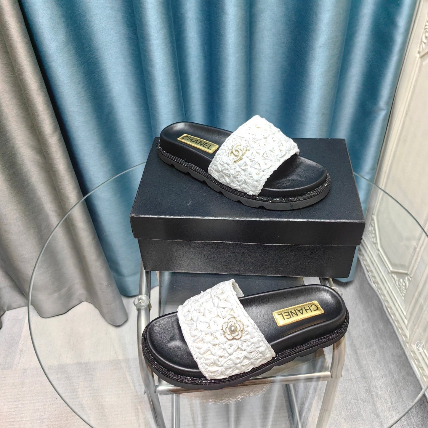 KNIT SLIPPERS IN LIGHT PINK WOVEN SATIN AND BLACK SHEEPSKIN - 35
