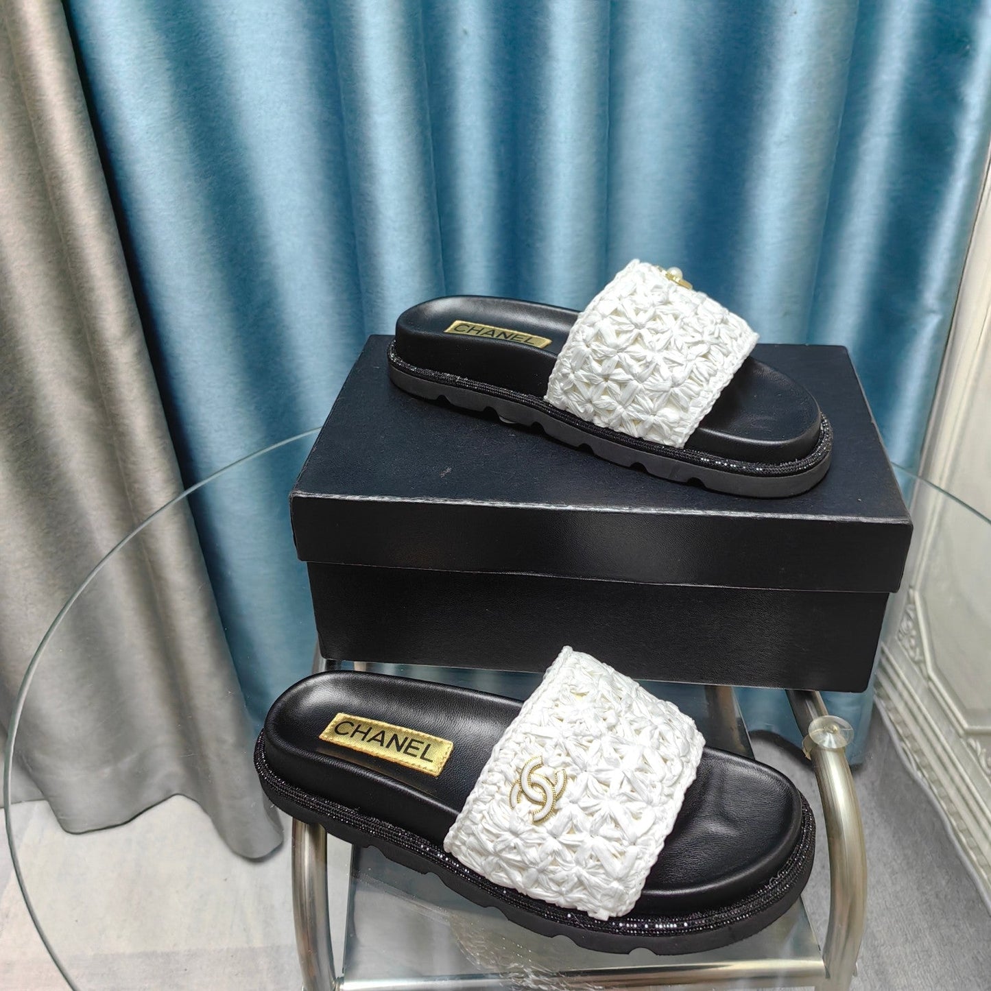 KNIT SLIPPERS IN LIGHT PINK WOVEN SATIN AND BLACK SHEEPSKIN - 35