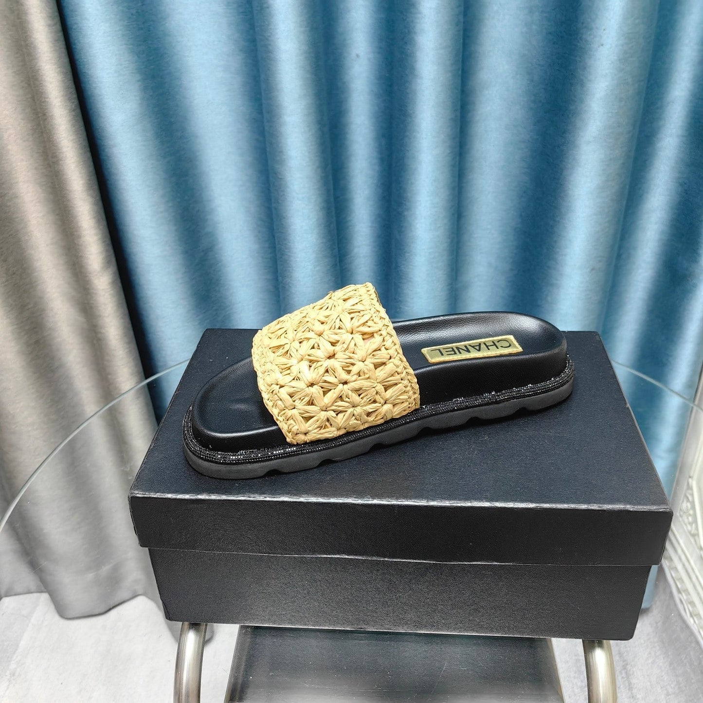 KNIT SLIPPERS IN DARK CREAM WOVEN SATIN AND BLACK SHEEPSKIN - 35