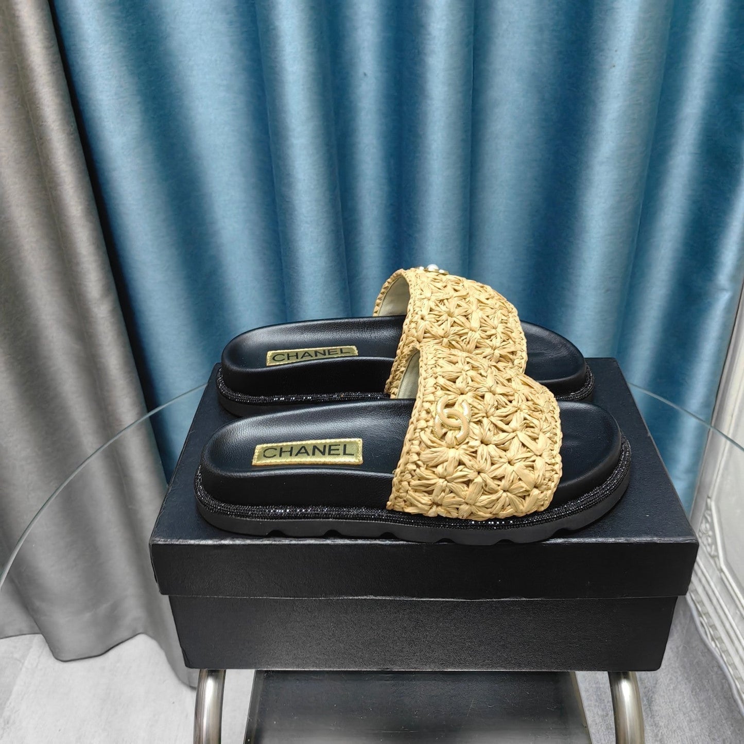 KNIT SLIPPERS IN DARK CREAM WOVEN SATIN AND BLACK SHEEPSKIN - 35