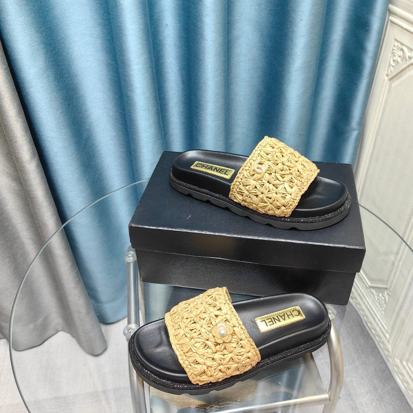 KNIT SLIPPERS IN DARK CREAM WOVEN SATIN AND BLACK SHEEPSKIN - 35