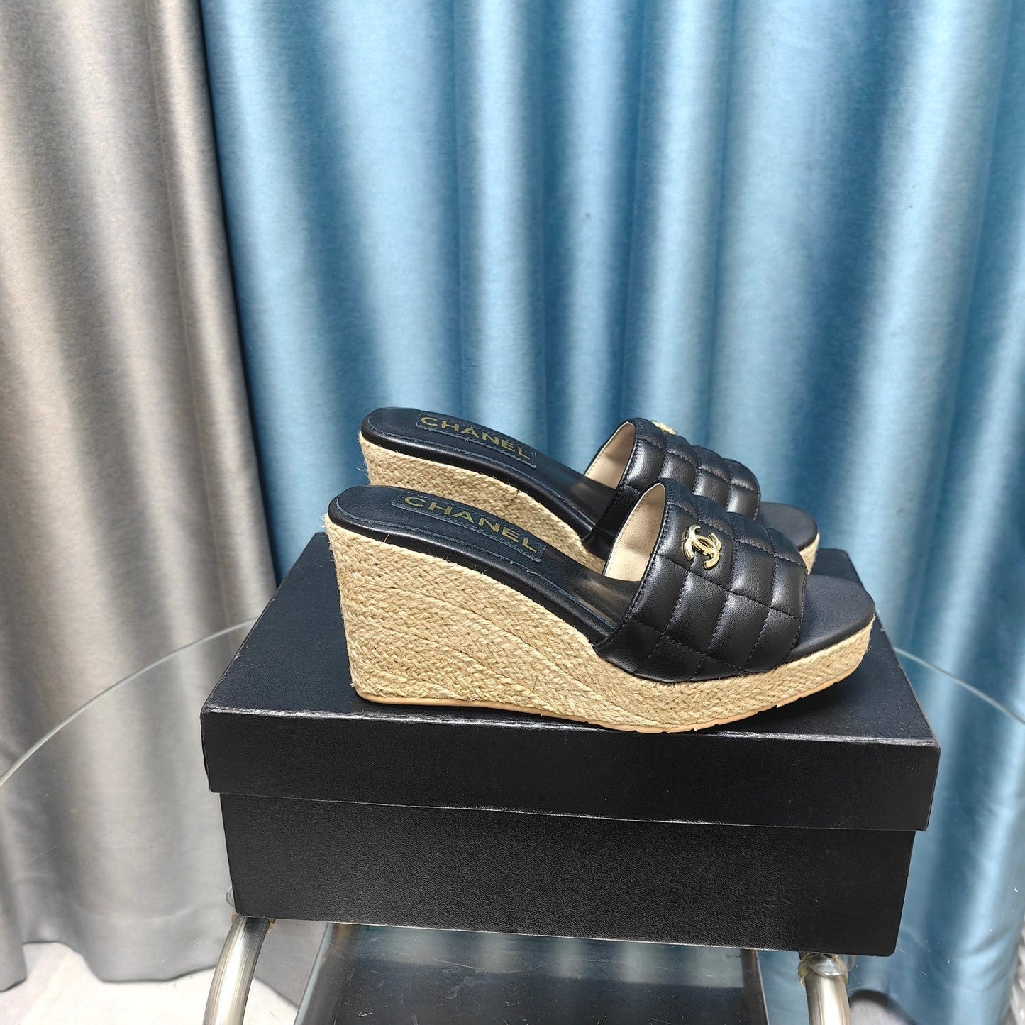 WEDGE BLACK SHEEPSKIN - 35