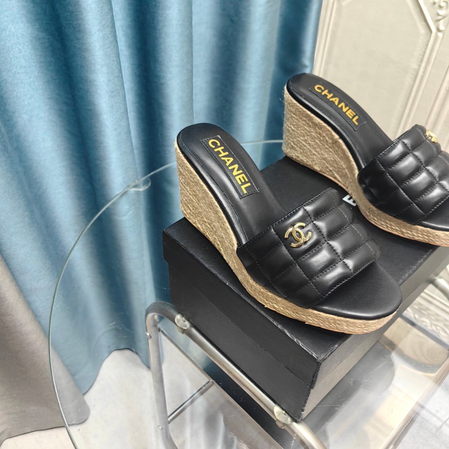 WEDGE BLACK SHEEPSKIN - 35