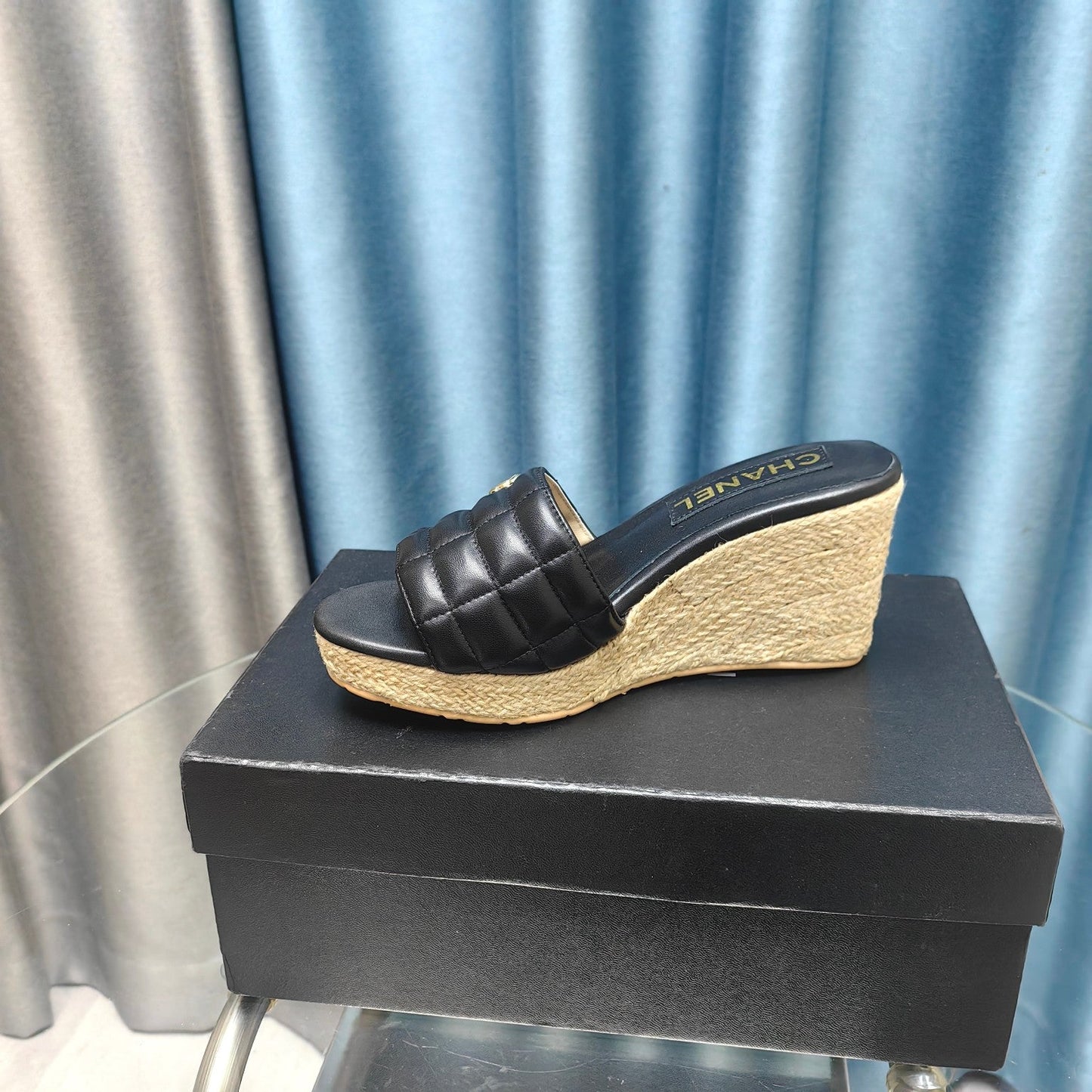 WEDGE BLACK SHEEPSKIN - 35