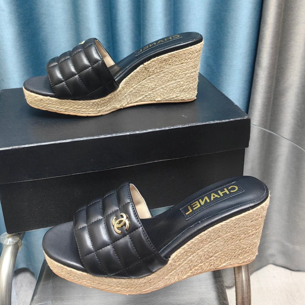 WEDGE BLACK SHEEPSKIN - 35