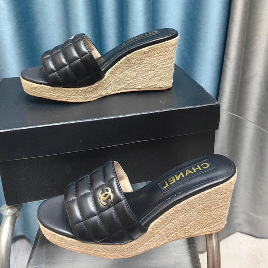 WEDGE BLACK SHEEPSKIN - 35