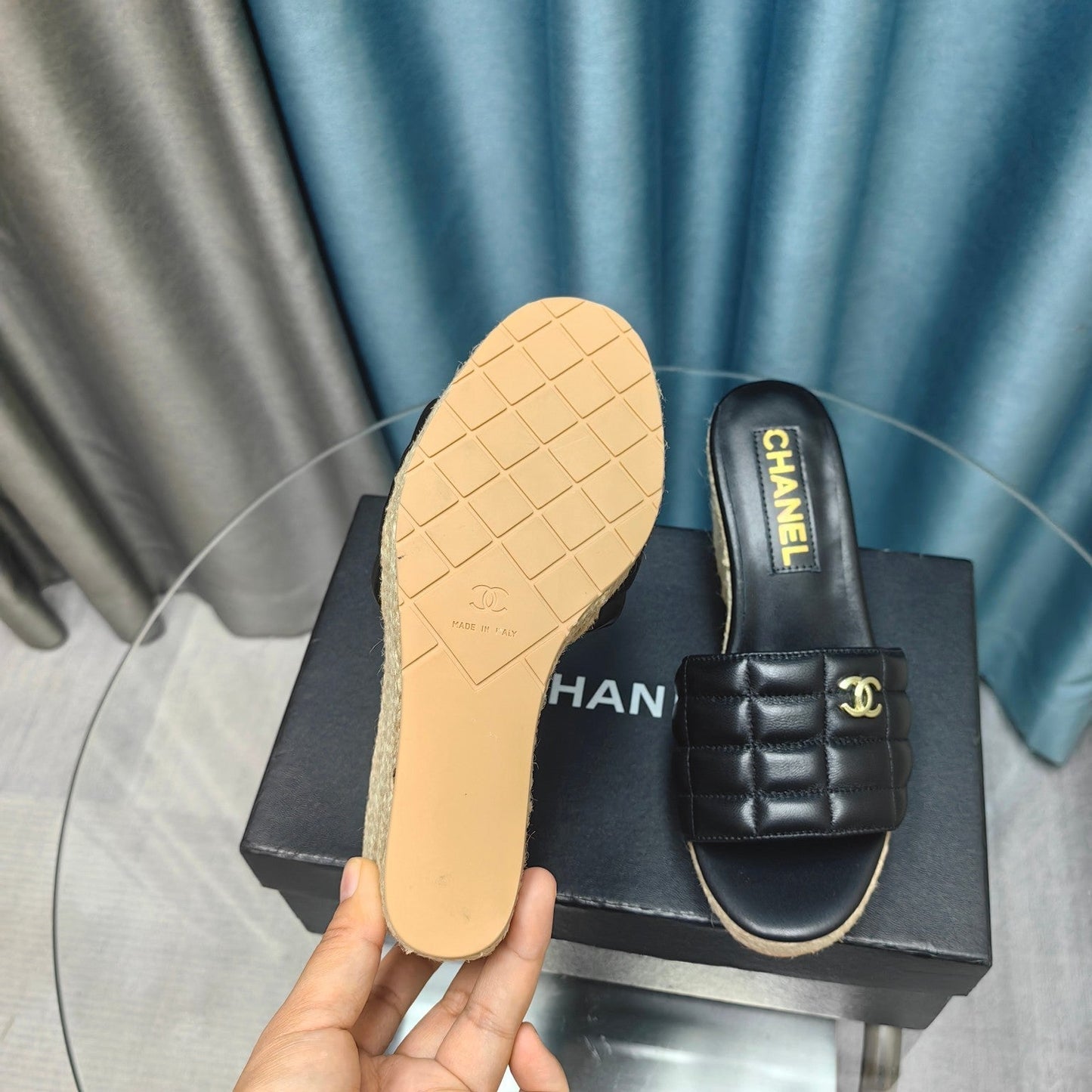 WEDGE BLACK SHEEPSKIN - 35