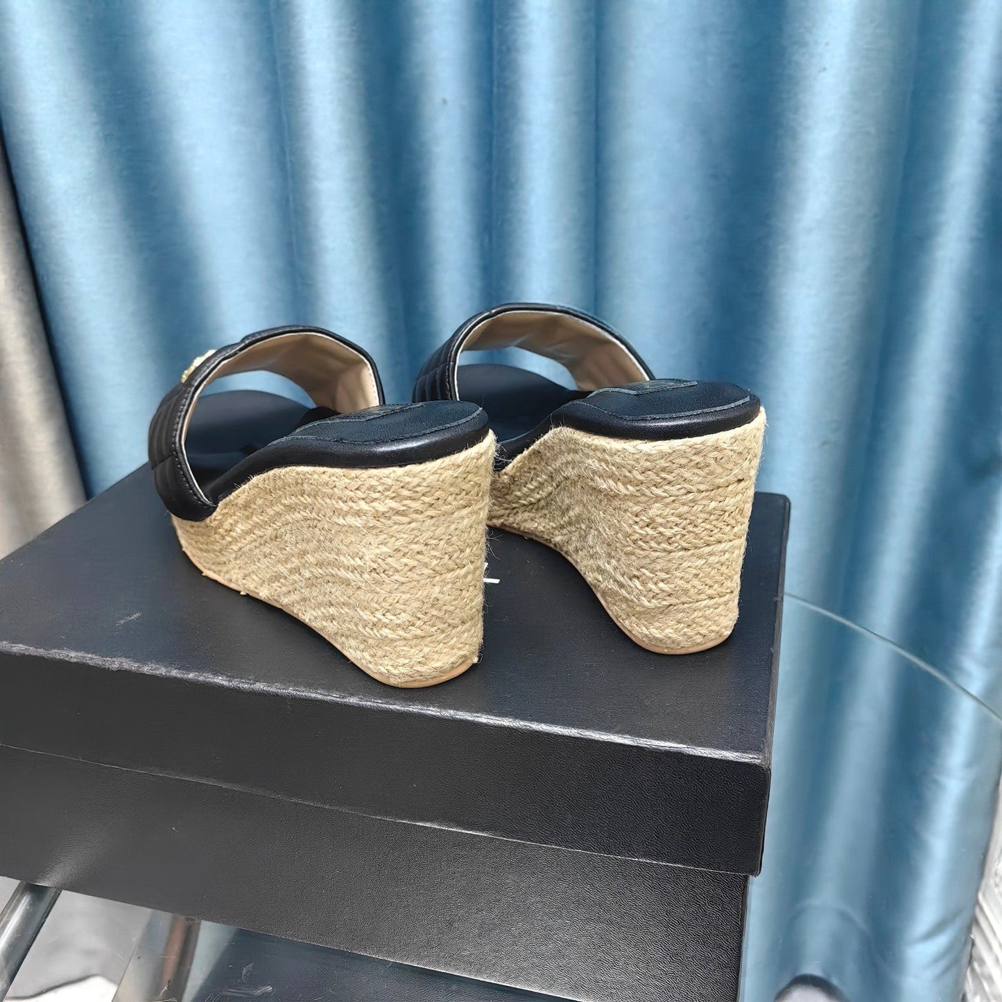 WEDGE BLACK SHEEPSKIN - 35