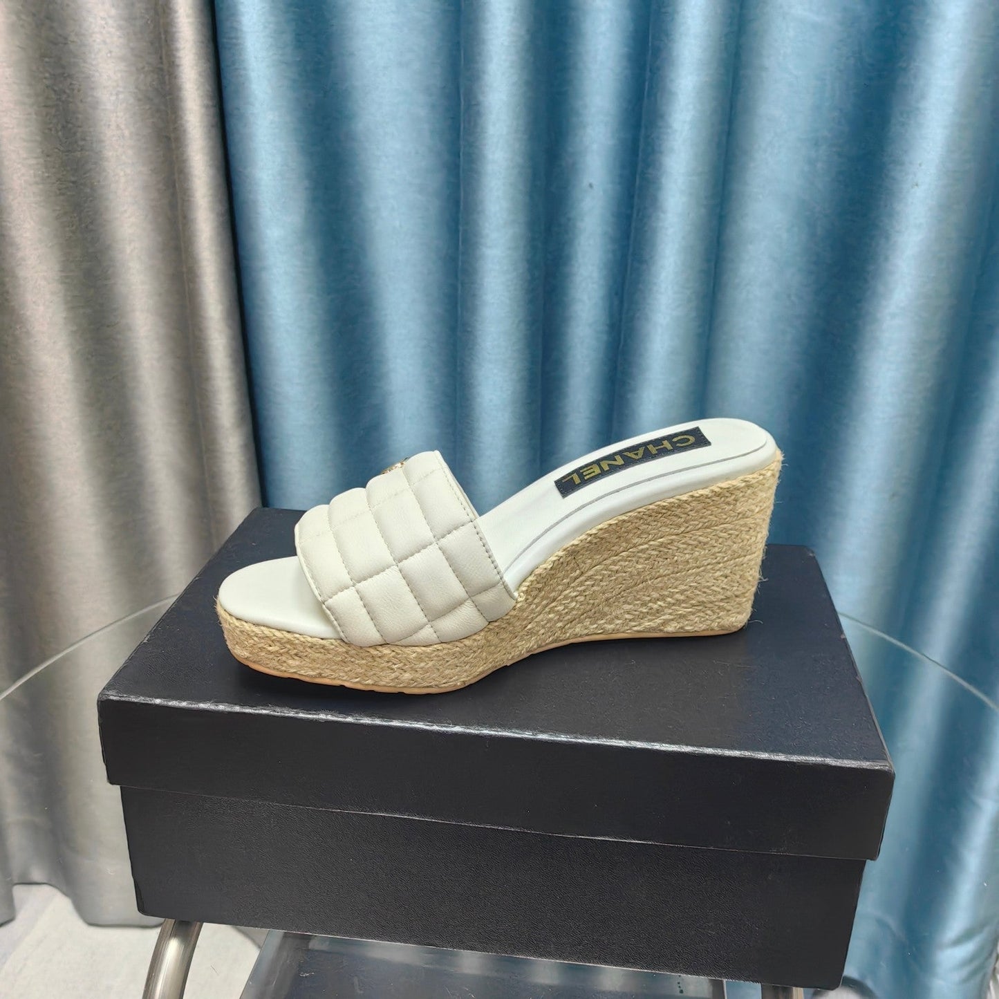 WEDGE WHITE SHEEPSKIN - 35