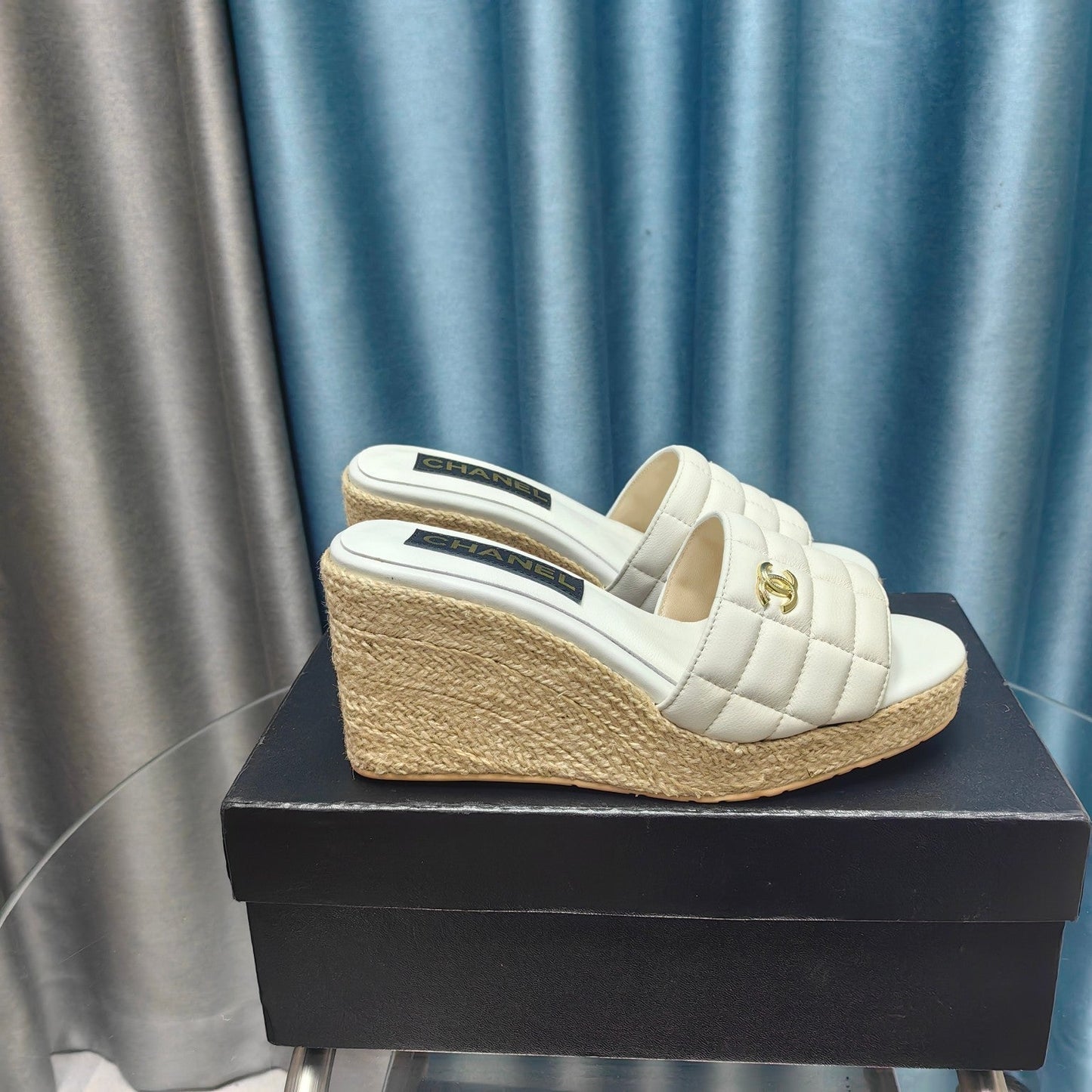 WEDGE WHITE SHEEPSKIN - 35
