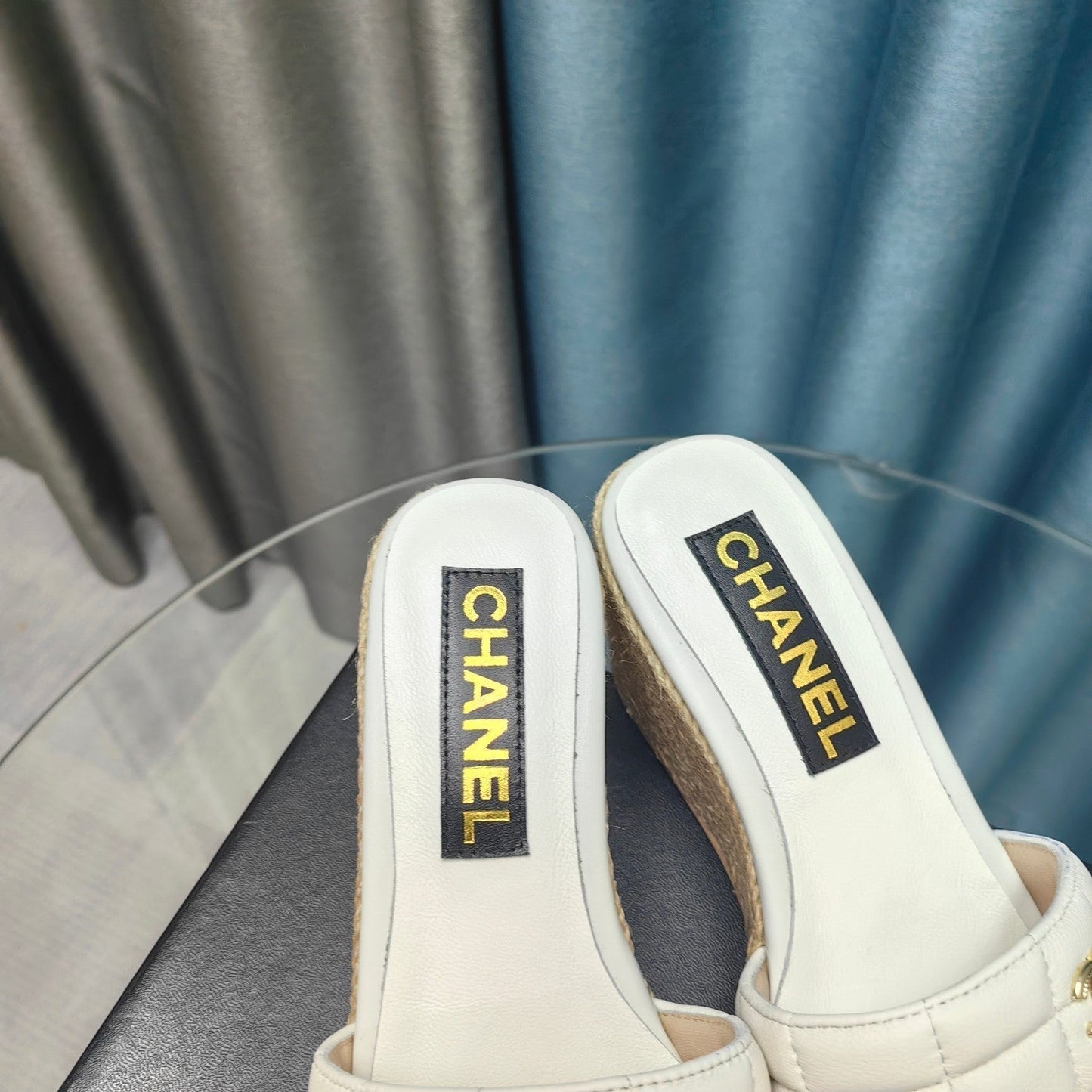 WEDGE WHITE SHEEPSKIN - 35