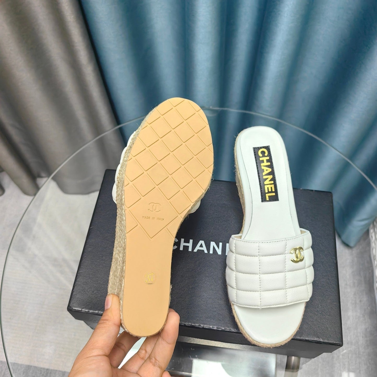 WEDGE WHITE SHEEPSKIN - 35
