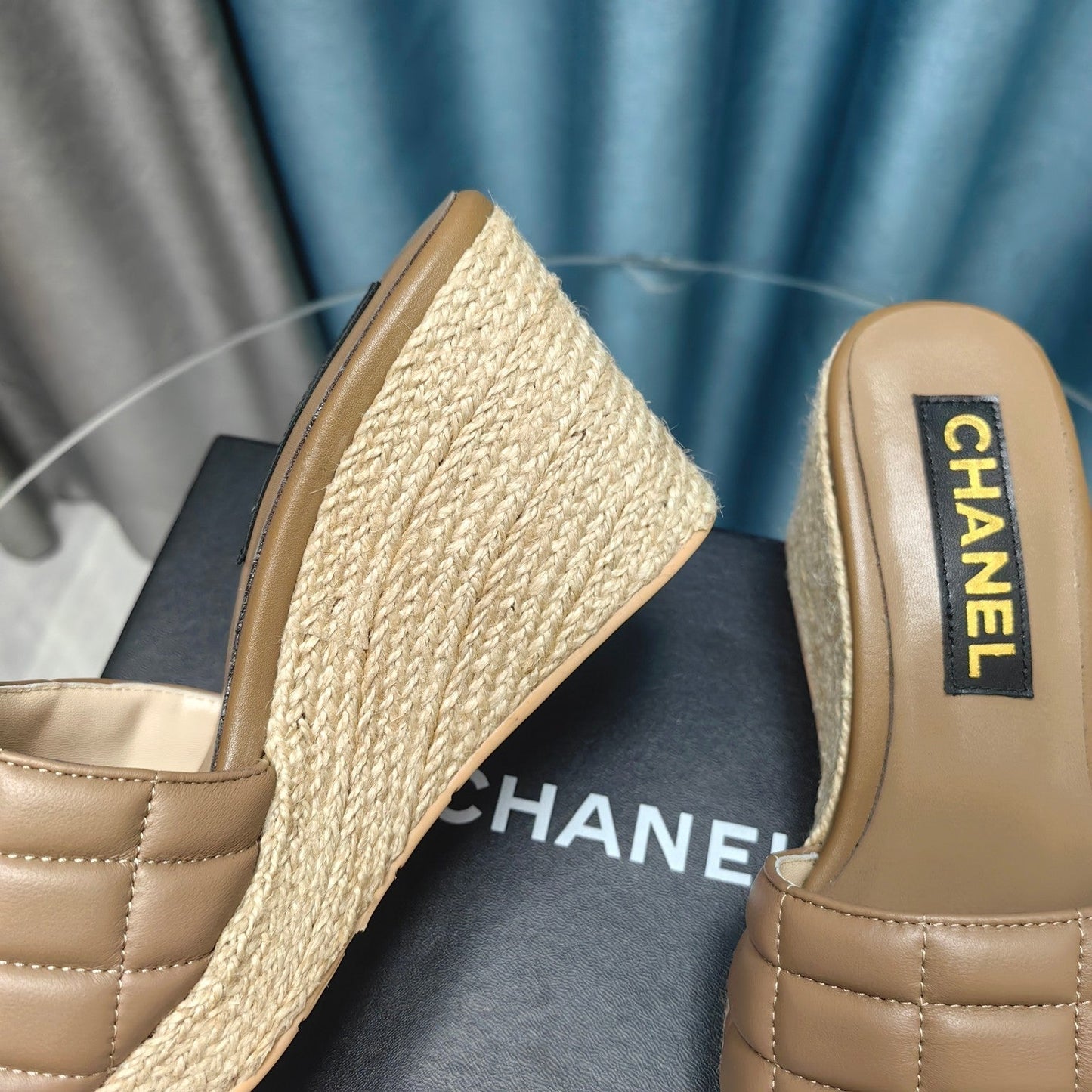 WEDGE CAMEL BEIGE SHEEPSKIN - 35