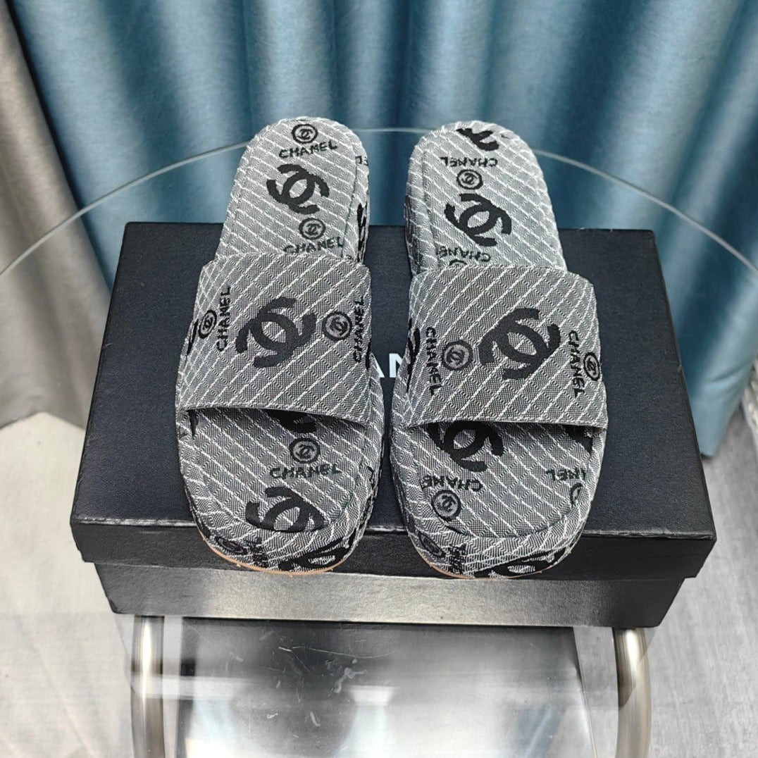 THICK-SOLE SLIPPERS GREY SATIN - 35