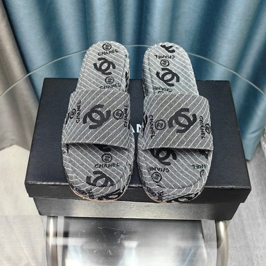 THICK-SOLE SLIPPERS GREY SATIN - 35