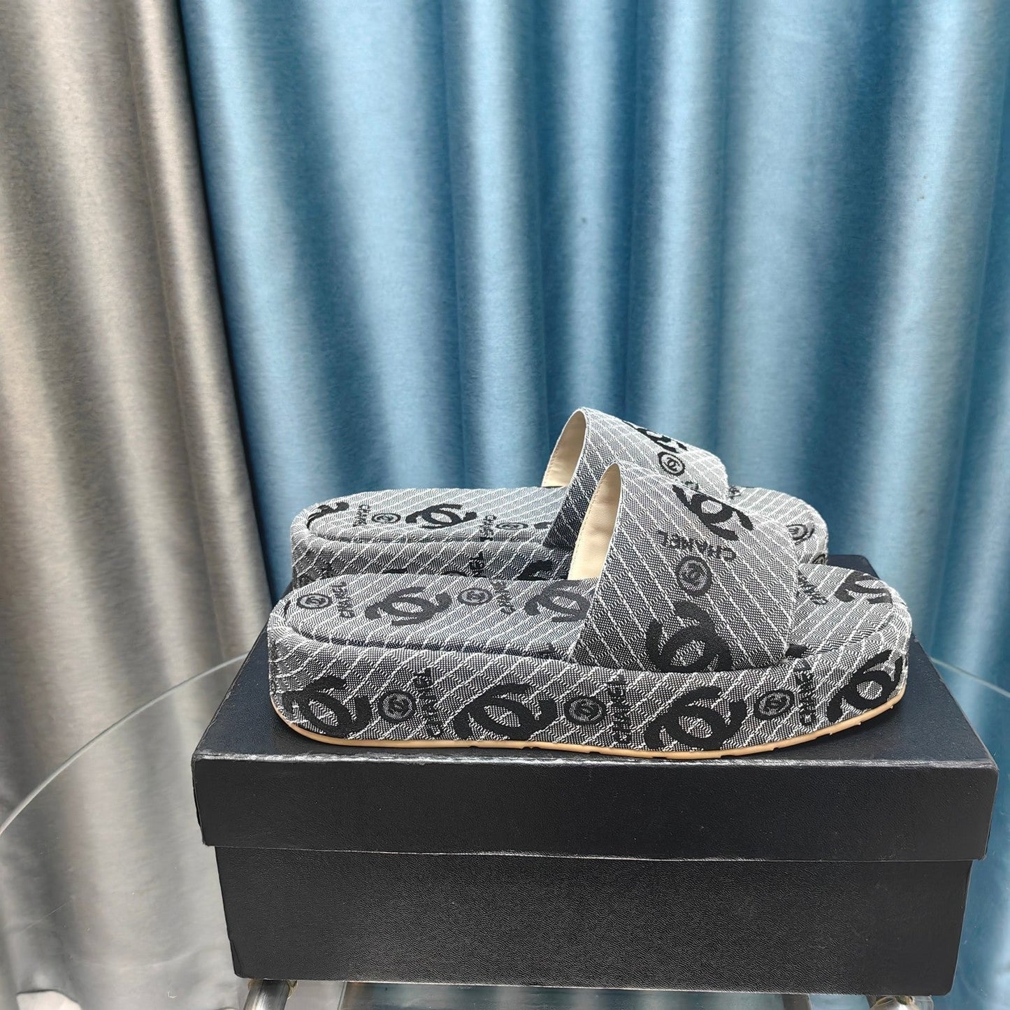 THICK-SOLE SLIPPERS GREY SATIN - 35