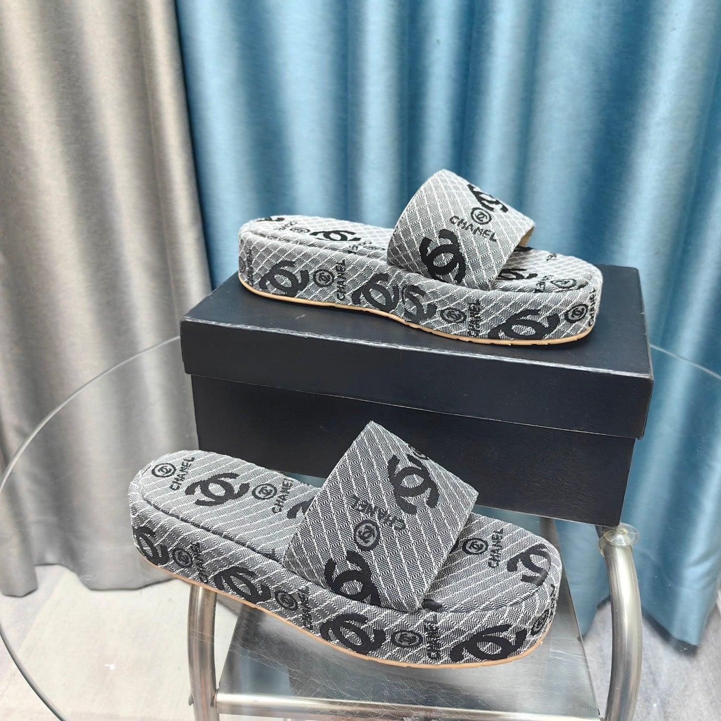 THICK-SOLE SLIPPERS GREY SATIN - 35