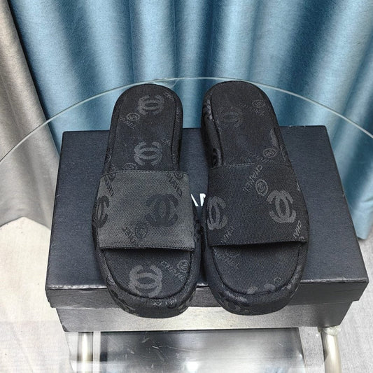 THICK-SOLE SLIPPERS BLACK SATIN - 35