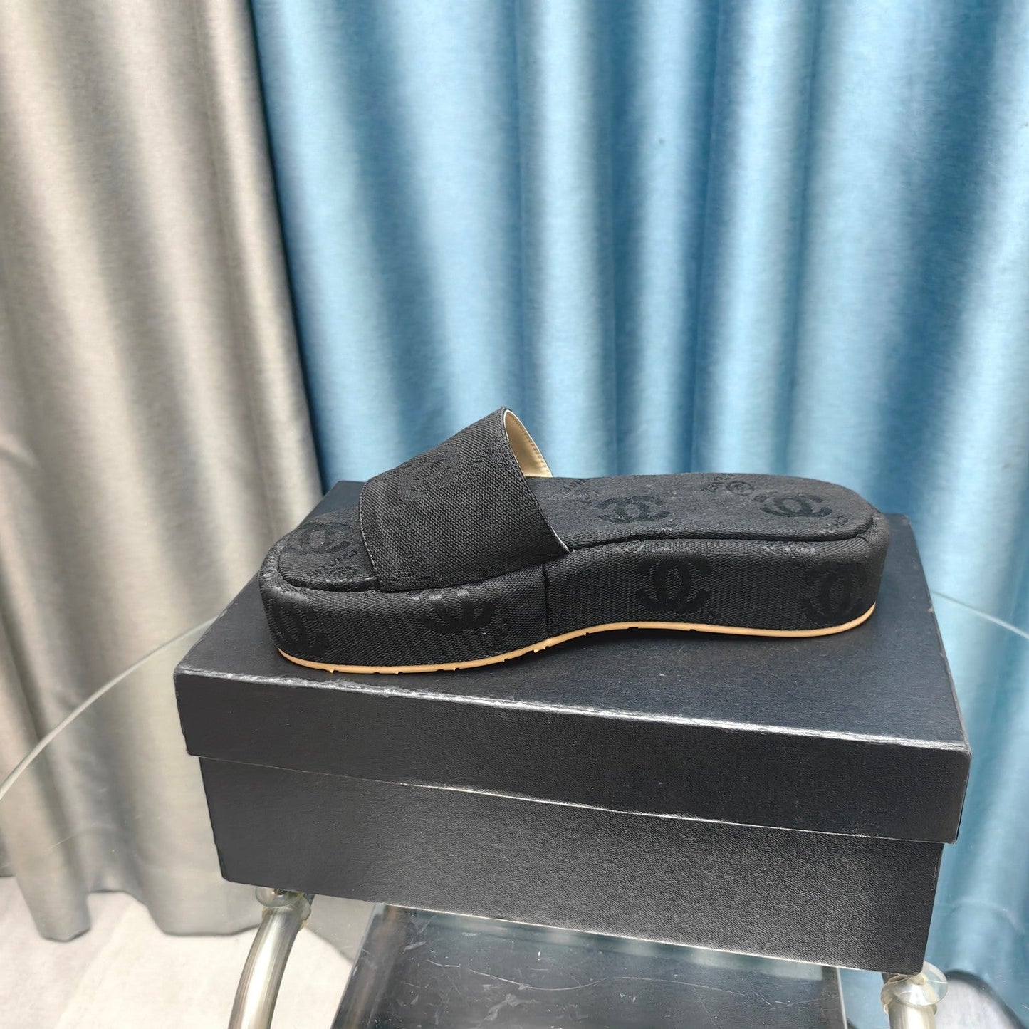 THICK-SOLE SLIPPERS BLACK SATIN - 35