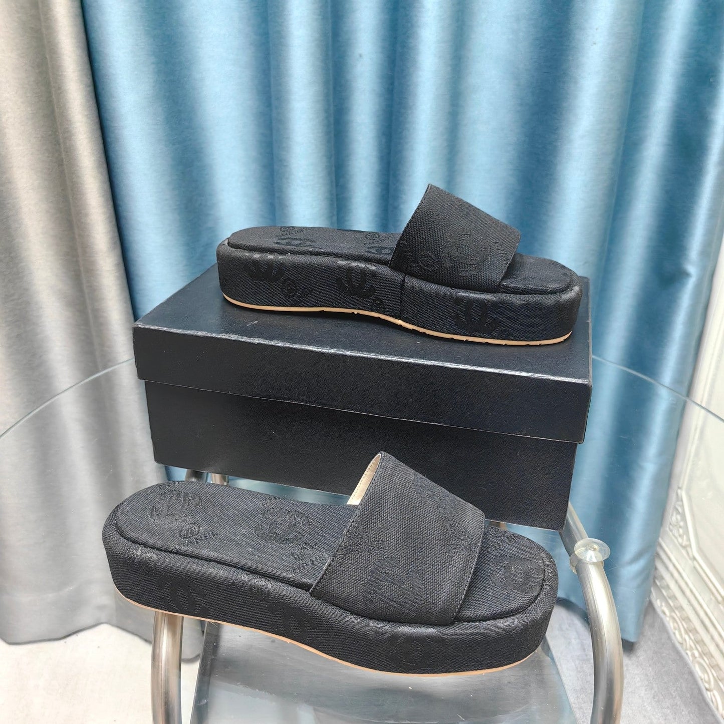 THICK-SOLE SLIPPERS BLACK SATIN - 35