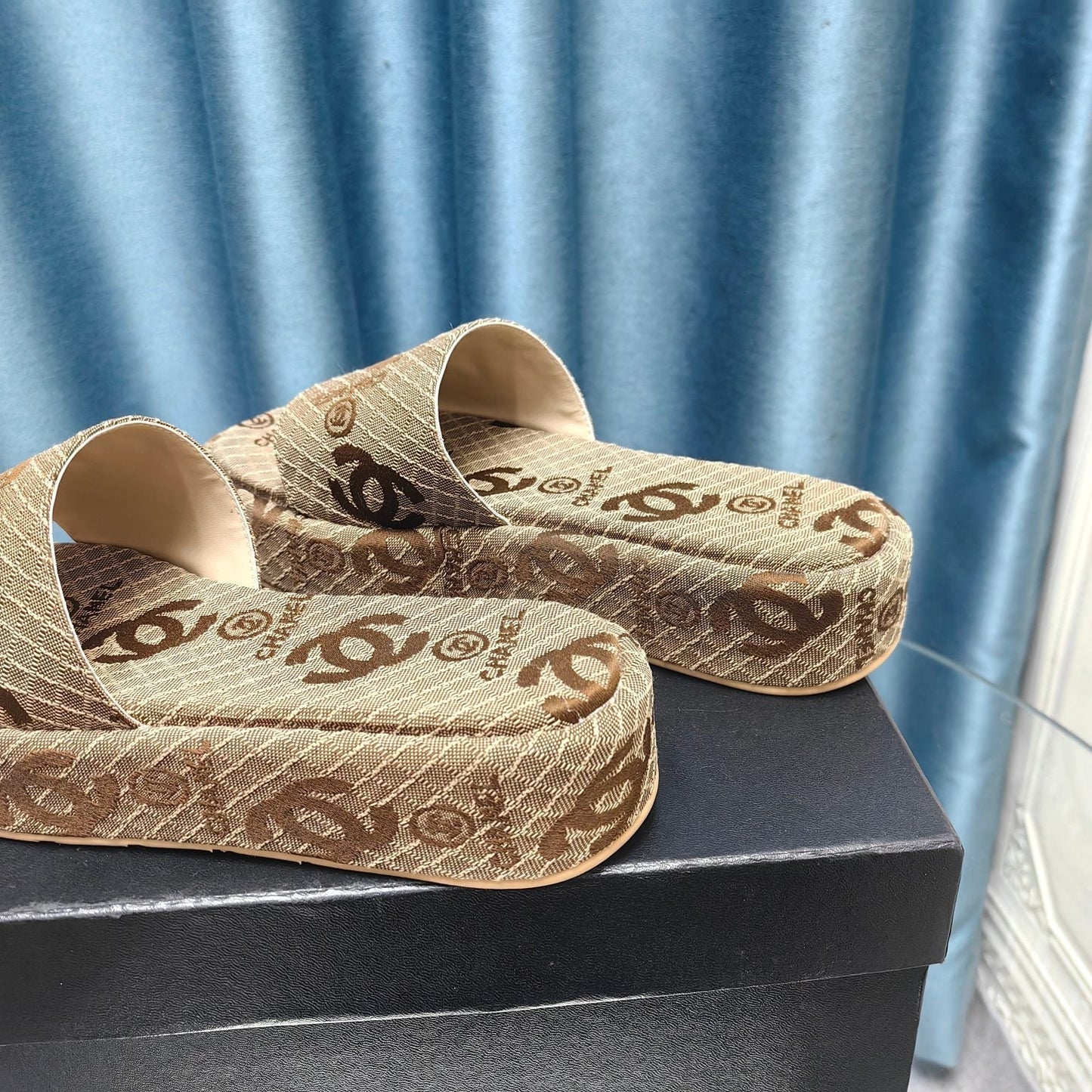 THICK-SOLE SLIPPERS PEANUT BROWN SATIN - 35