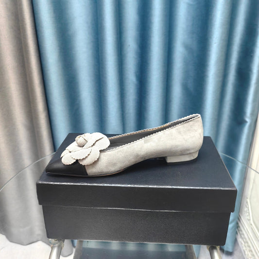 CC BALLET FLAT IN SPANISH GRAY SUEDE AND BLACK CALFSKIN WITH FLOWER - 35